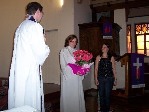 Estagiária da Pastoral IENH é homenageada