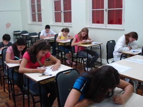 IENH realiza provas de seleção de Bolsas de Estudos para a Educação Básica
