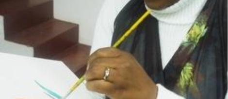 Futuras professoras aprendem sobre cores Futuras professoras aprendem sobre cores