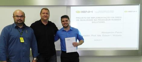 Pós-graduandos de Gestão de Projetos apresentam TCCs Pós-graduandos de Gestão de Projetos apresentam TCCs