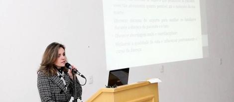 Professora da Faculdade IENH participa de evento da Sociedade Brasileira de Geriatria e Gerontologia