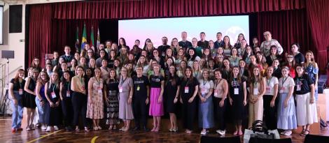 Professores e auxiliares da IENH marcam presença no Simpósio Internacional de Educação Bilíngue Professores e auxiliares da IENH marcam presença no Simpósio Internacional de Educação Bilíngue