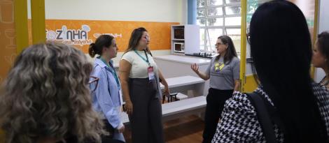 Visitação guiada apresenta a IENH e o Currículo Internacional Bilíngue Visitação guiada apresenta a IENH e o Currículo Internacional Bilíngue